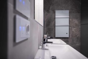 Koupelnový radiátor: Proč je chytrý topný panel lepší volbou? - HEVOLTA - SMART TECHNOLOGIE PRO VÁŠ DOMOV